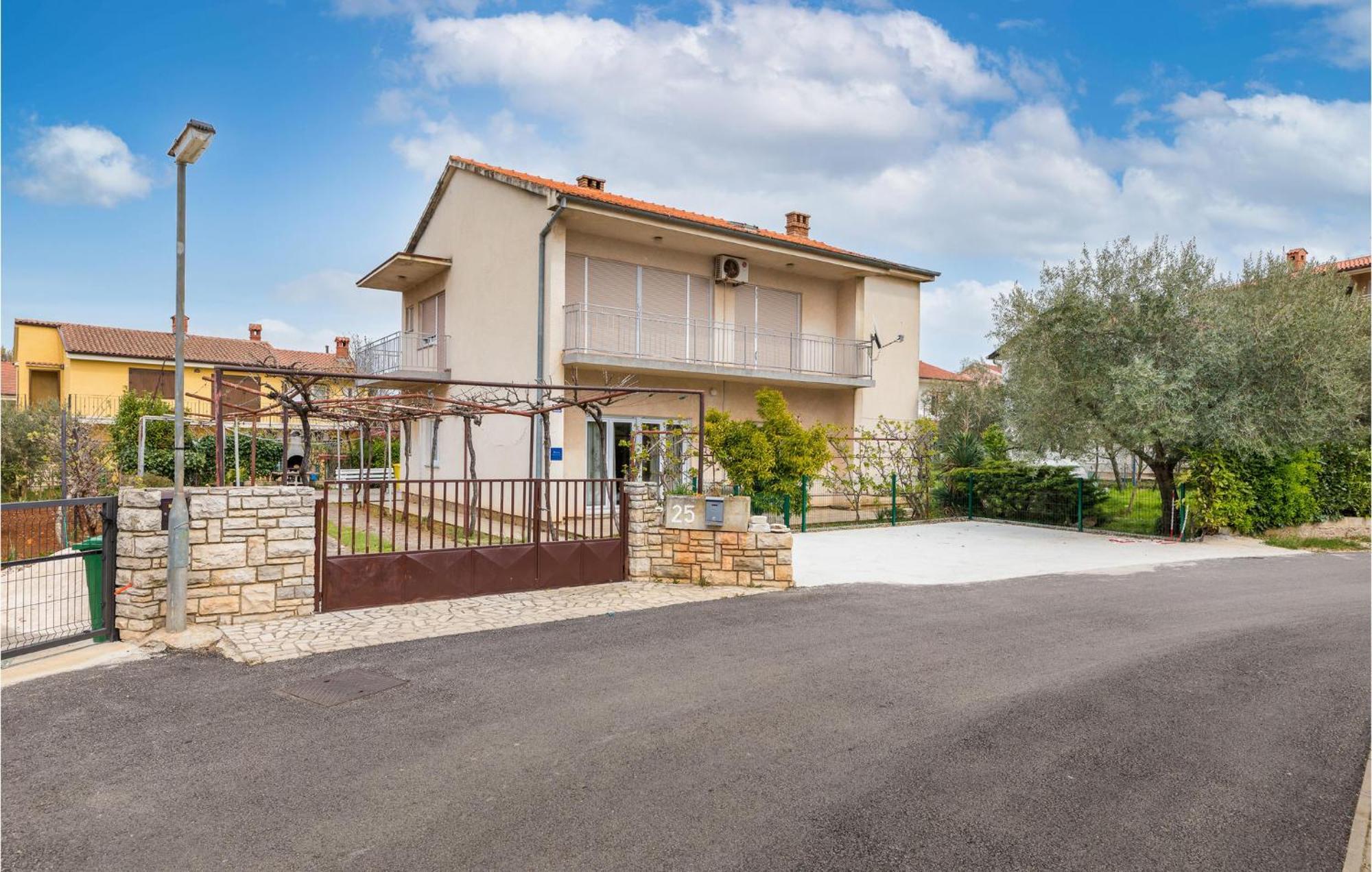 Lovely Apartment In Fazana With Kitchen Dış mekan fotoğraf